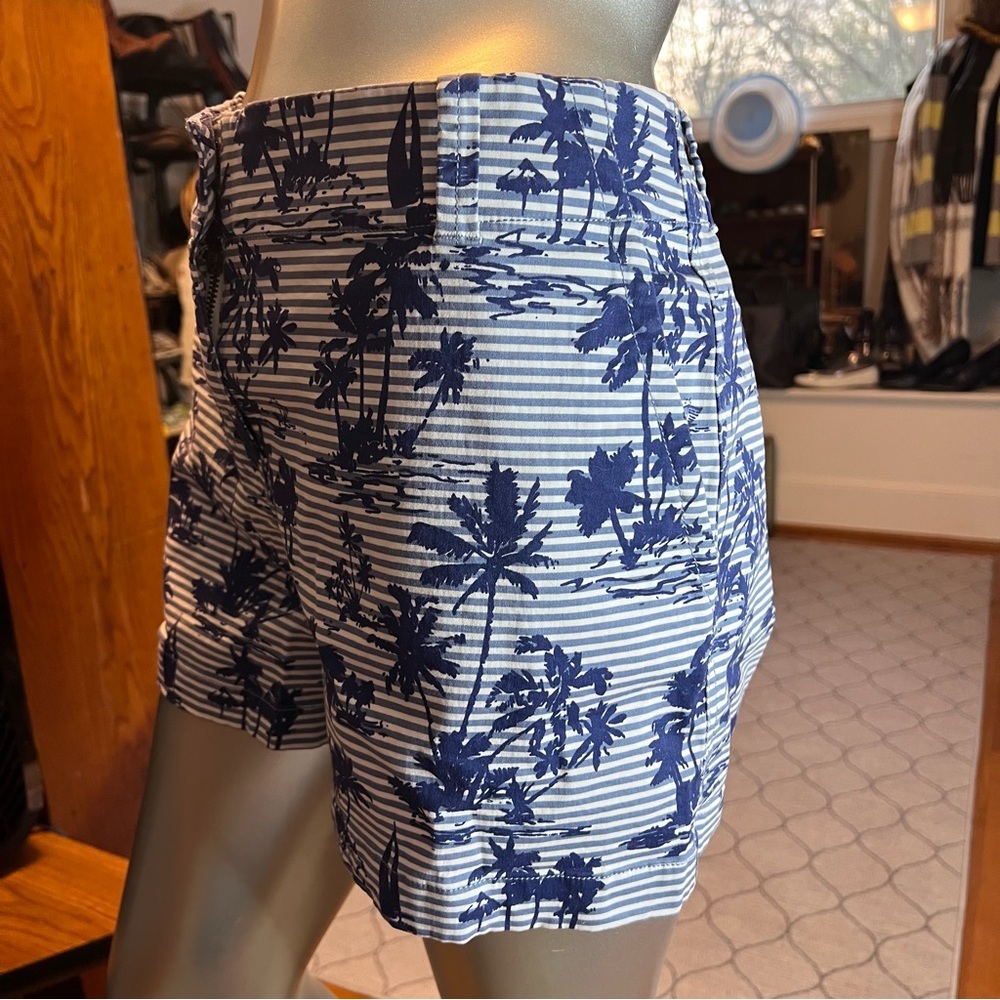 Vineyard Vines Island Scene Deep Bay Striped Shorts Size 12 Retro Style Print - Picture 5 of 10